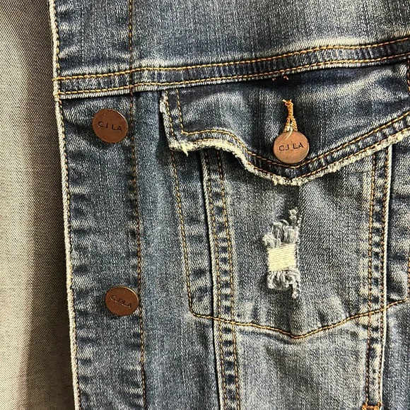Carly Jean Los Angeles Distressed Blue Denim Jean Jacket - Picture 4 of 4